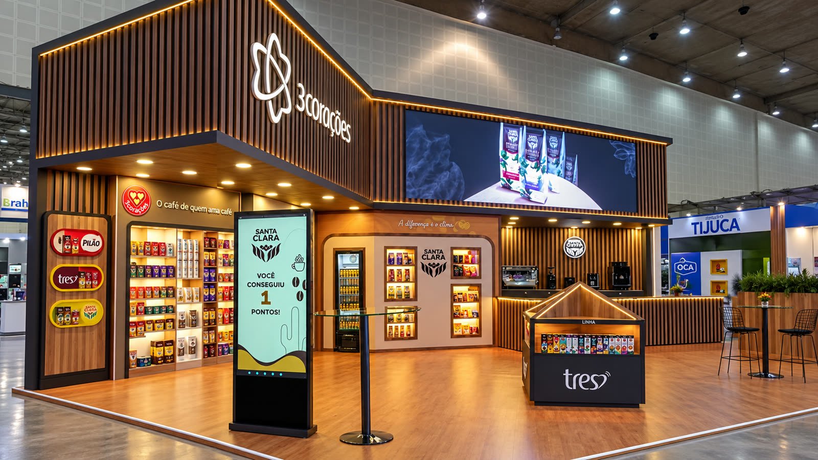 Stand da 3corações com fachada em ripado de madeira, painel de LED e vitrines de produtos iluminadas